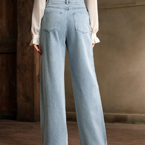 Light Wash Casual Women's Hand-Stitched Rhinestone Jeans - Picture 6 of 8